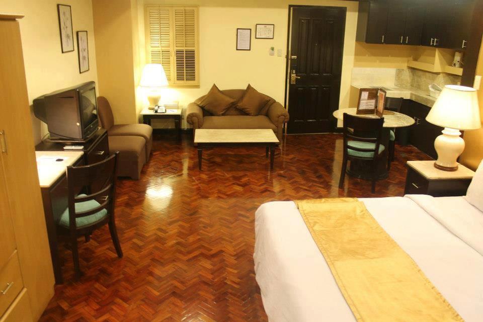 Lourdes Suites Makati City Exterior foto