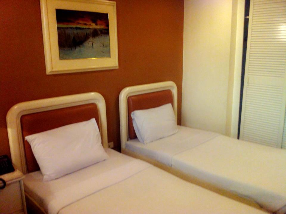 Lourdes Suites Makati City Exterior foto