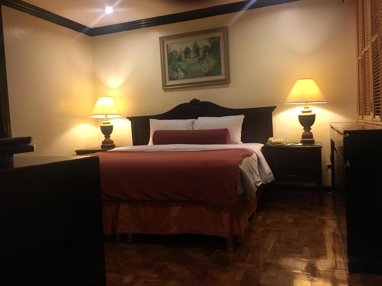 Lourdes Suites Makati City Exterior foto