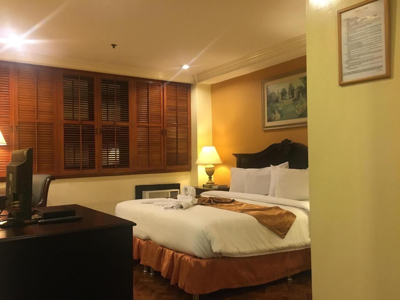 Lourdes Suites Makati City Exterior foto